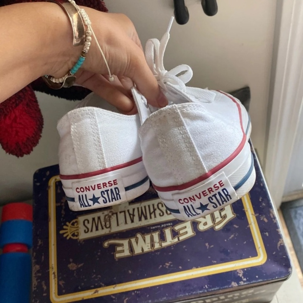 white converse - Picture 4 of 6